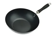 Kovová Wok pánev s nepřilnavým povrchem (28cm)